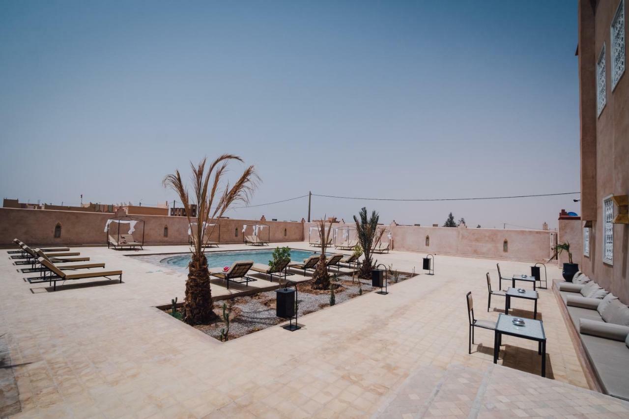 Riad Chebbi 梅尔祖卡 外观 照片