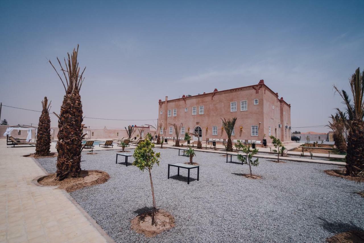 Riad Chebbi 梅尔祖卡 外观 照片