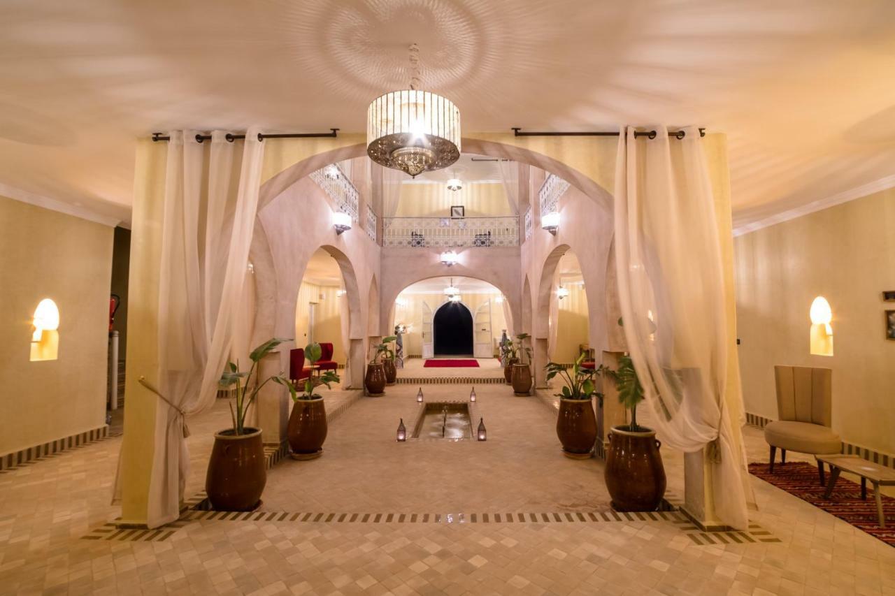 Riad Chebbi 梅尔祖卡 外观 照片
